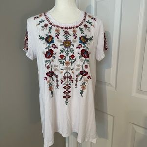 Johnny Was white tunic with floral embroidery